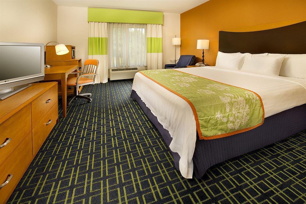 Fairfield Inn And Suites Кливланд Стая снимка