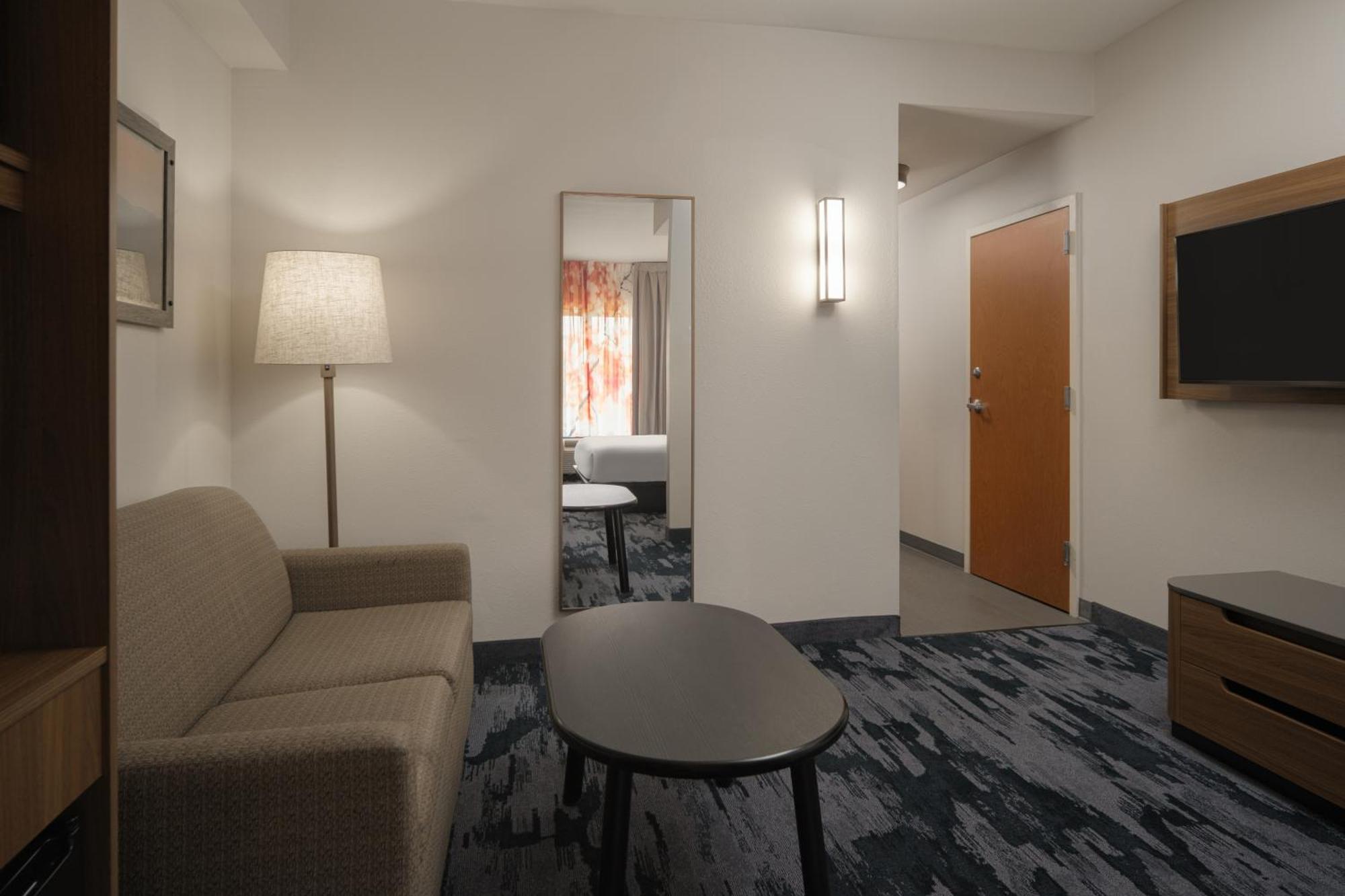 Fairfield Inn And Suites Кливланд Екстериор снимка