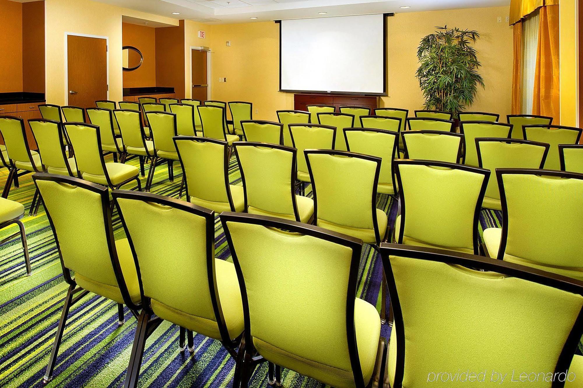 Fairfield Inn And Suites Кливланд Бизнес снимка